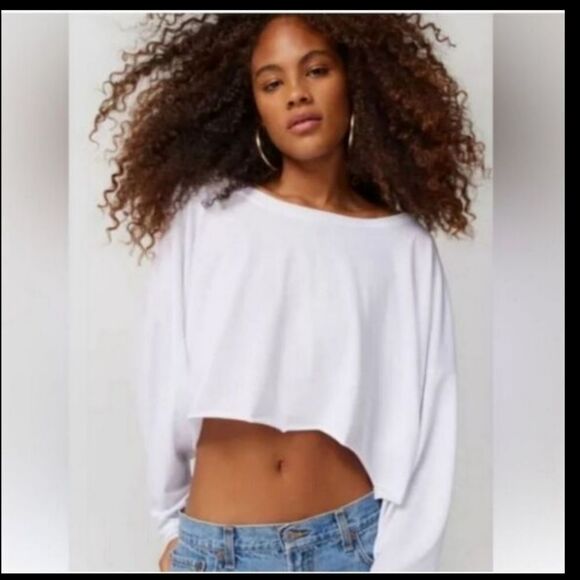 Out From Under Addison Cozy Cropped Tee URBAN OUTFITTERS - Picture 1 of 14